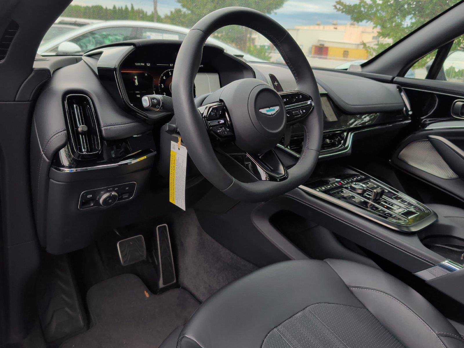 2025 Aston Martin DBX 707 - Photo 15