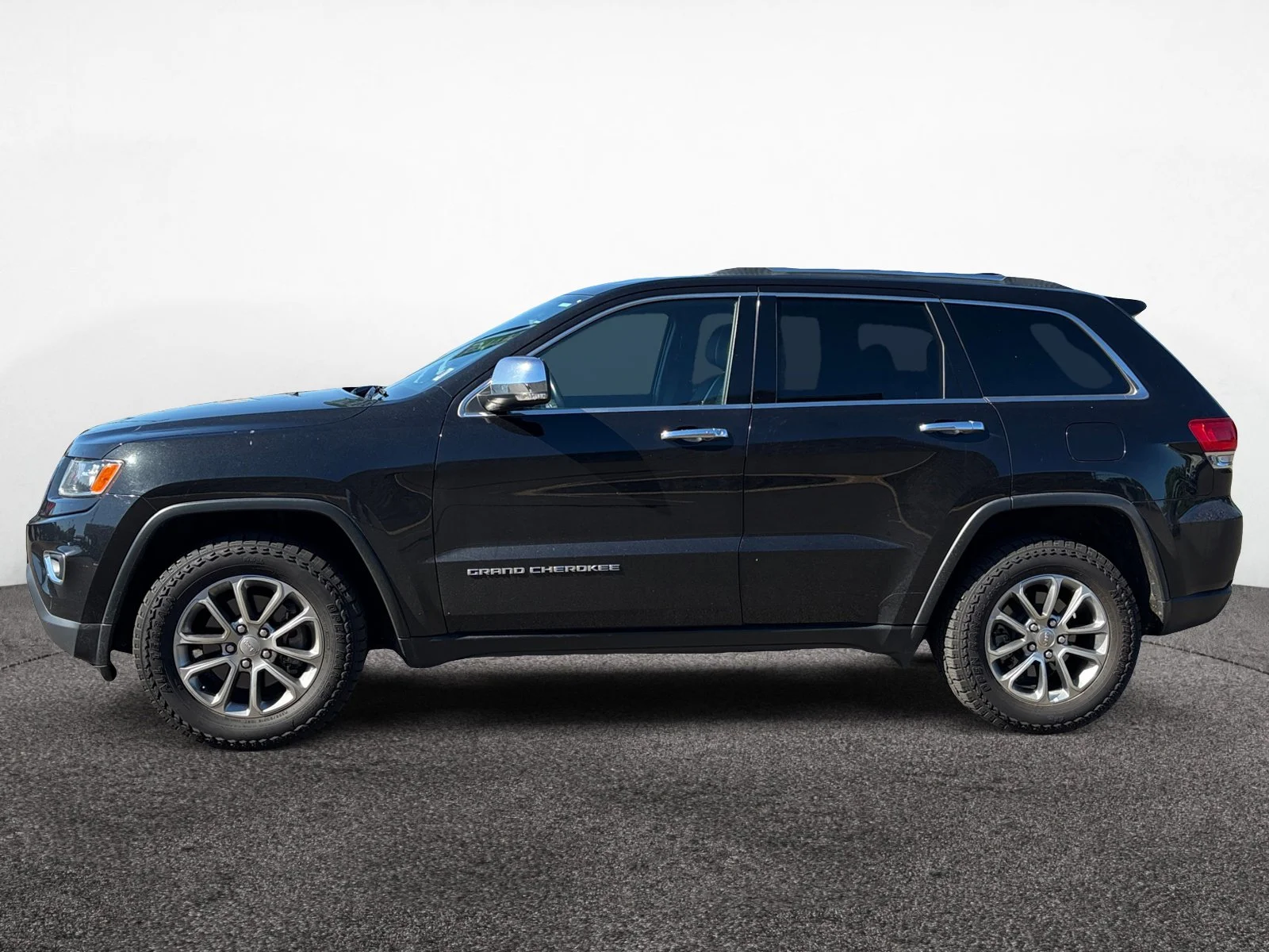 Used 2014 Jeep Grand Cherokee Limited with VIN 1C4RJFBGXEC558283 for sale in McMinnville, OR