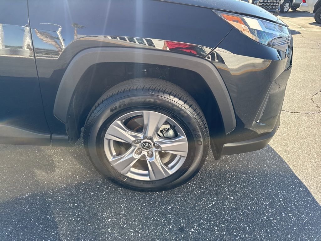 2025 Toyota RAV4 XLE - Photo 21