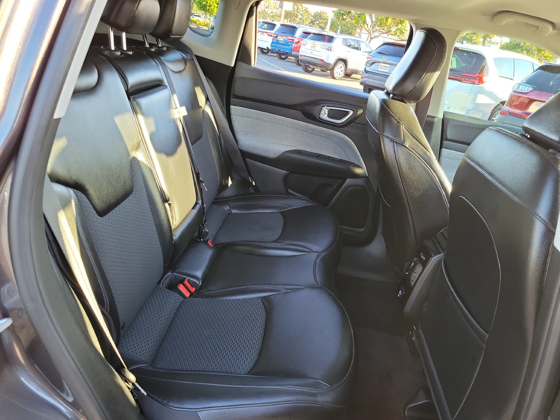 Certified Used 2022 Gray Jeep Latitude image 22