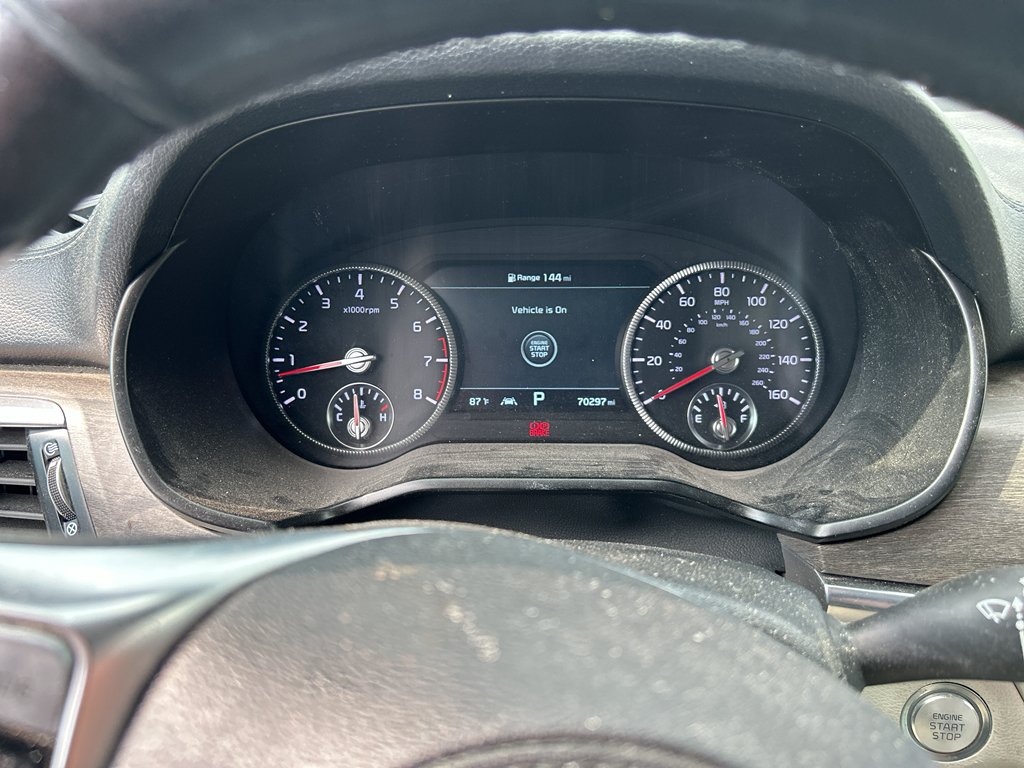 Used 2021 White Kia SX image 9