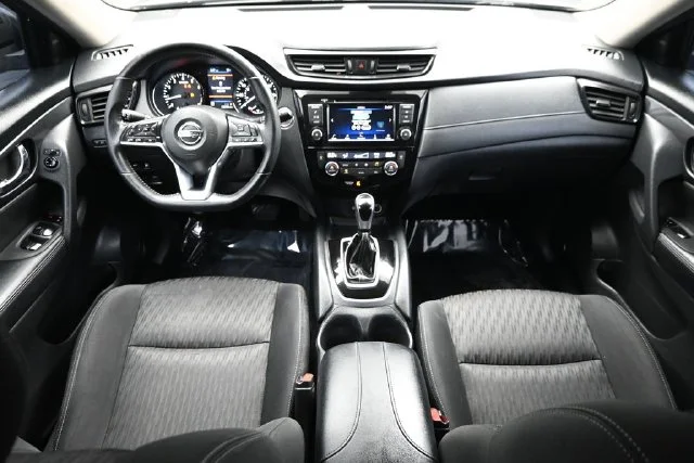 Used 2020 Gray Nissan SV image 14