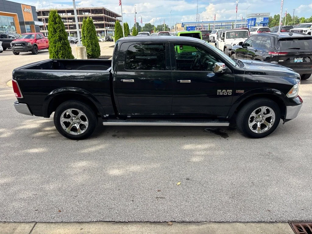 Used 2016 Brilliant Black Crystal Pearlcoat Ram Laramie image 5