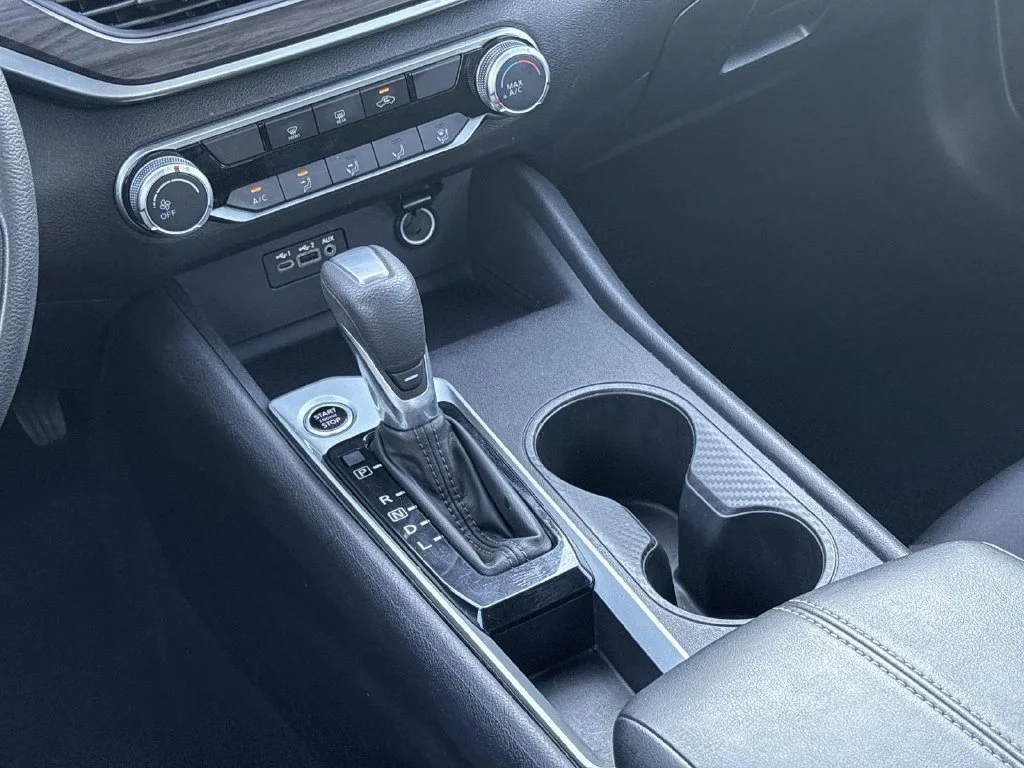 Used 2025 Super Black Nissan SV image 19