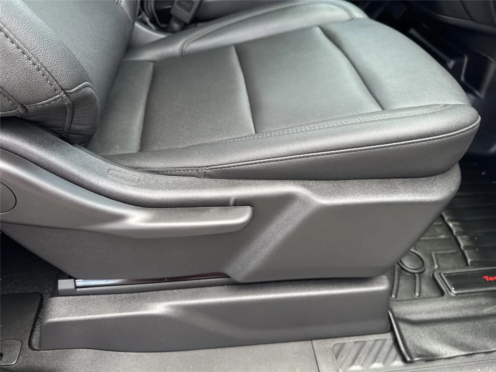Used 2025 Summit White GMC Pro image 29