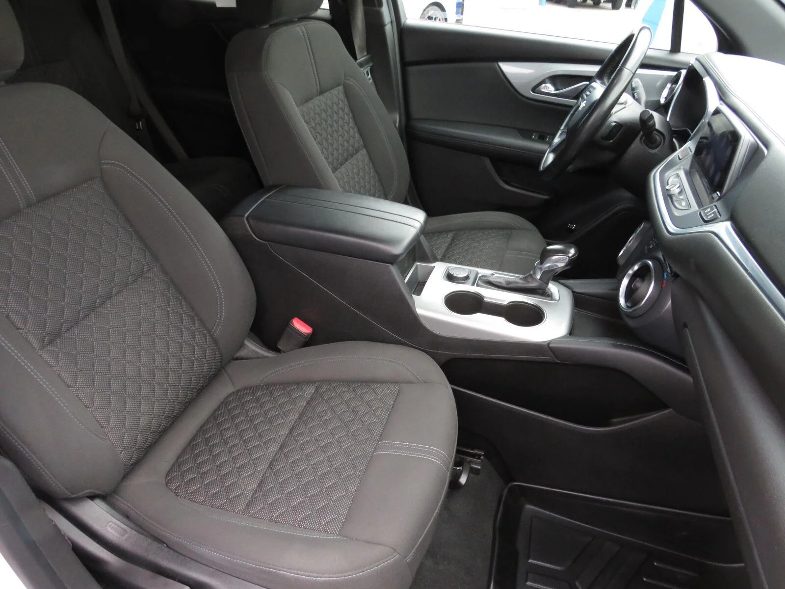Used 2019 SUMMIT WHITE Chevrolet 4DR AWD LT image 20