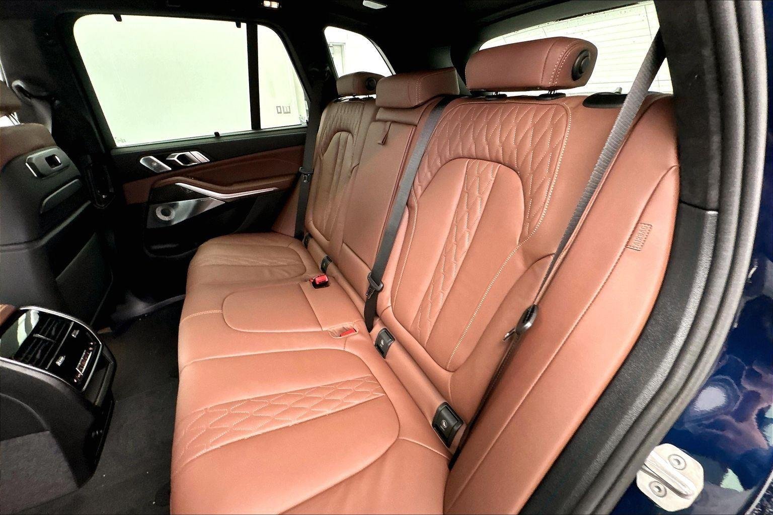 New 2026 Tanzanite Blue II Metallic BMW M60i image 13