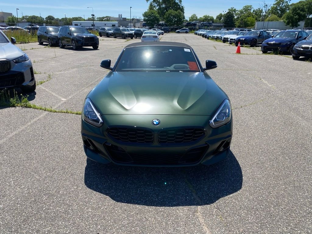 New 2026 Frozen Deep Green Metallic BMW M40i image 3