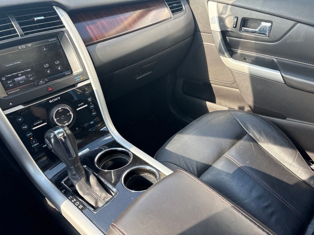 Used 2014 White Platinum Clearcoat Metallic Ford Limited image 23