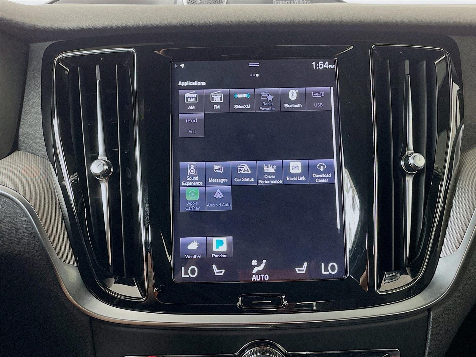 Used 2019 Pebble Grey Metallic Volvo R-Design image 18
