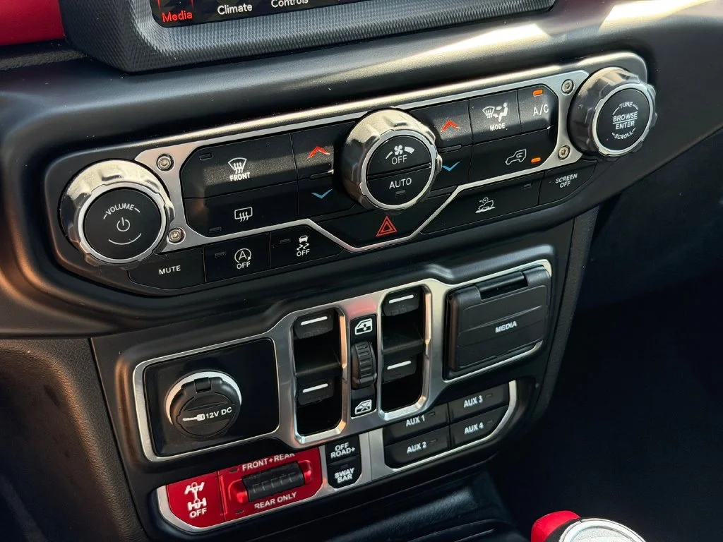 Used 2023 White Jeep Rubicon image 23
