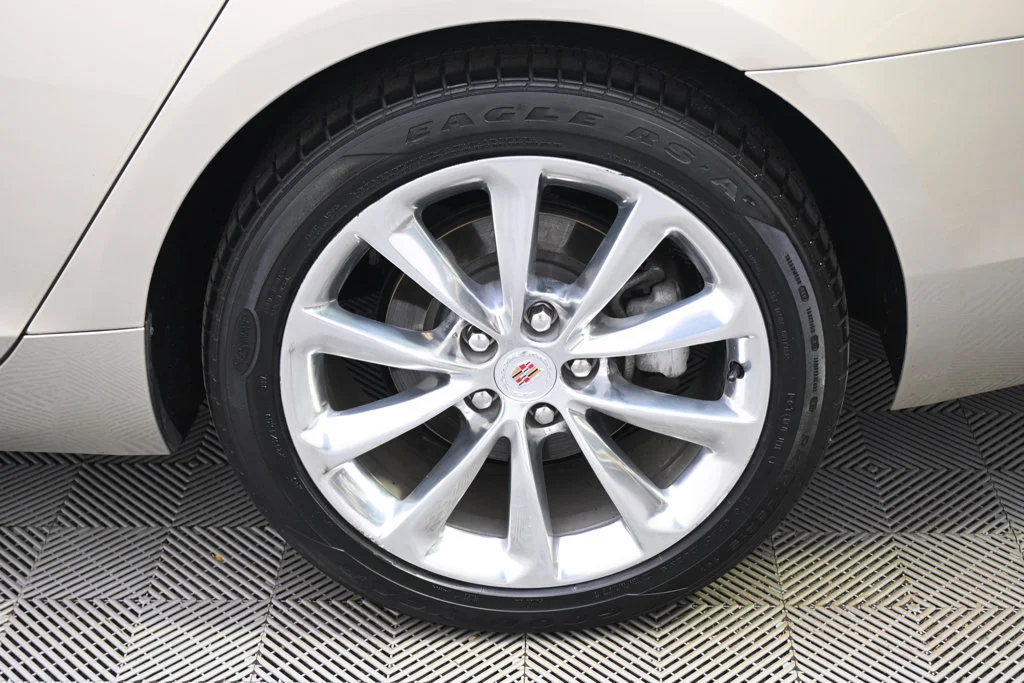 Used 2013 SILVER COAST METALLIC Cadillac Premium image 20