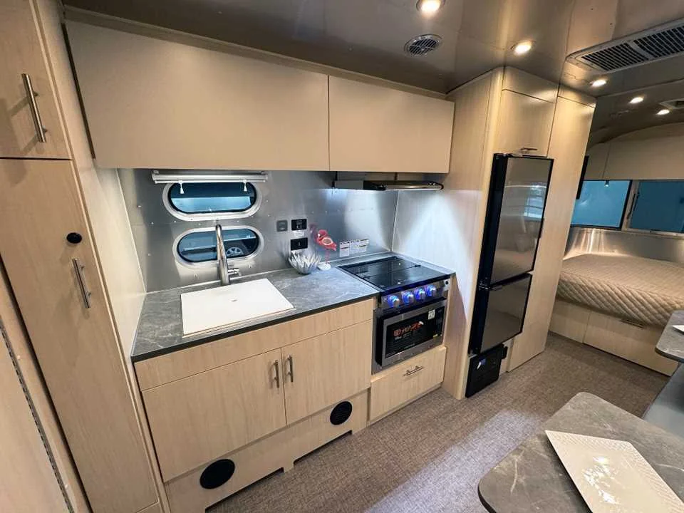 New 2026 SILVER AIRSTREAM  image 10