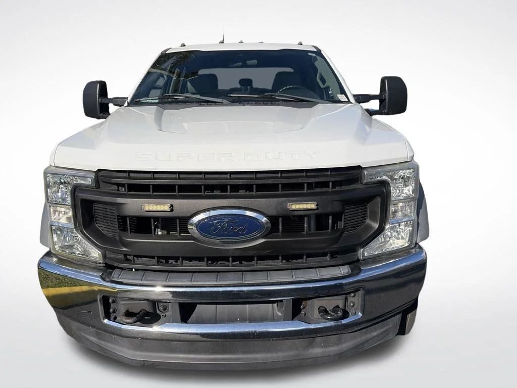 Used 2021 White Ford XL image 2