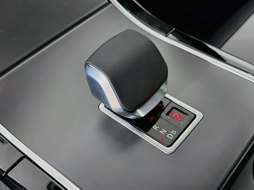 New 2026 Santorini Black Land Rover S image 17