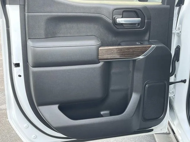 Used 2021 White GMC Elevation image 16