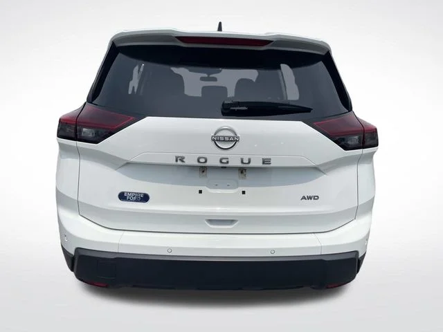 Used 2024 White Nissan S image 4