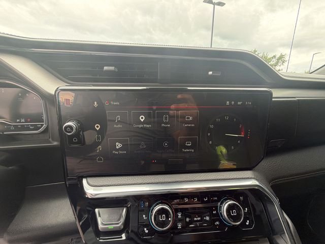 Used 2024 White GMC Denali image 16