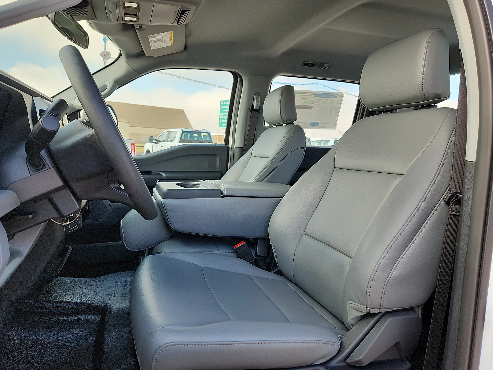 New 2026 Oxford White Ford XL image 17