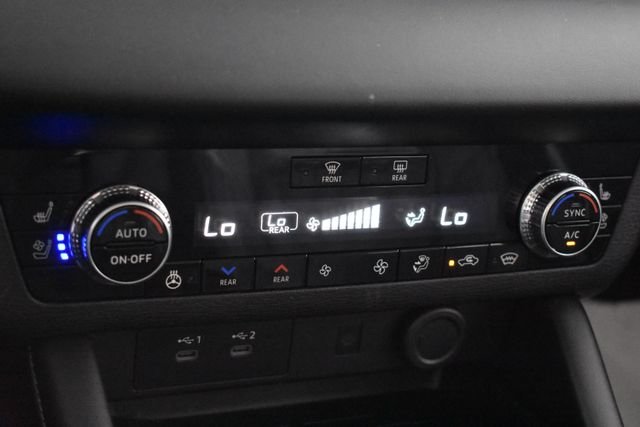 Used 2025  Mitsubishi SEL image 30