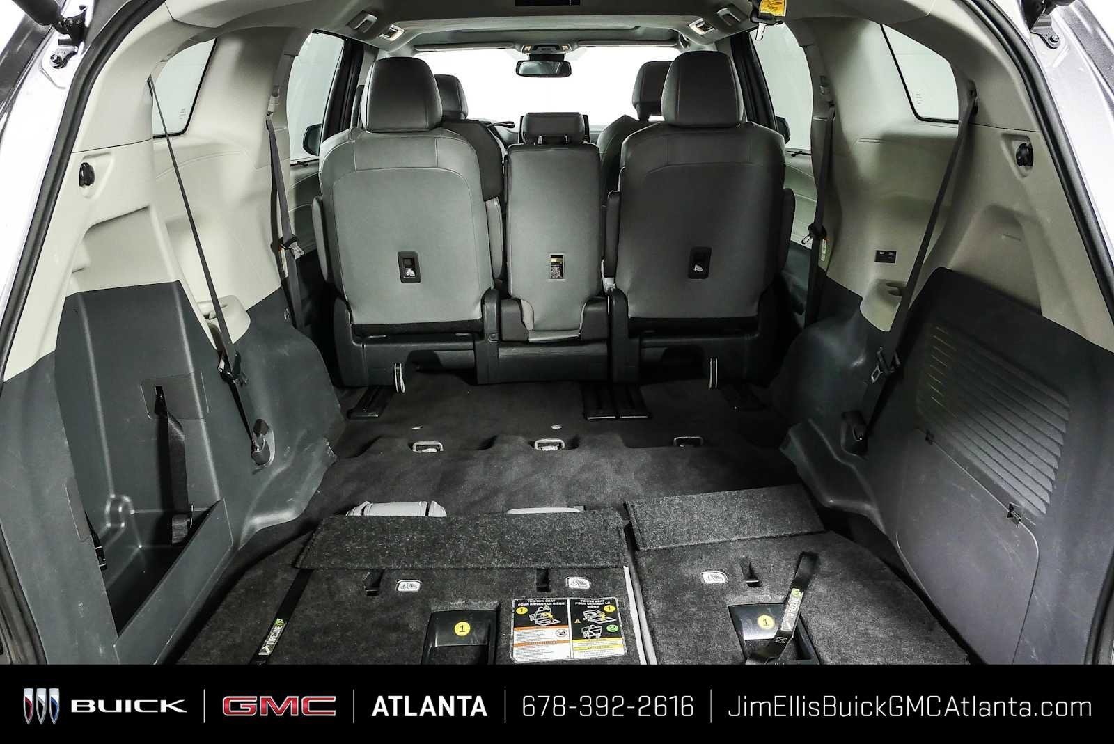 2024 Toyota Sienna XLE - Photo 33