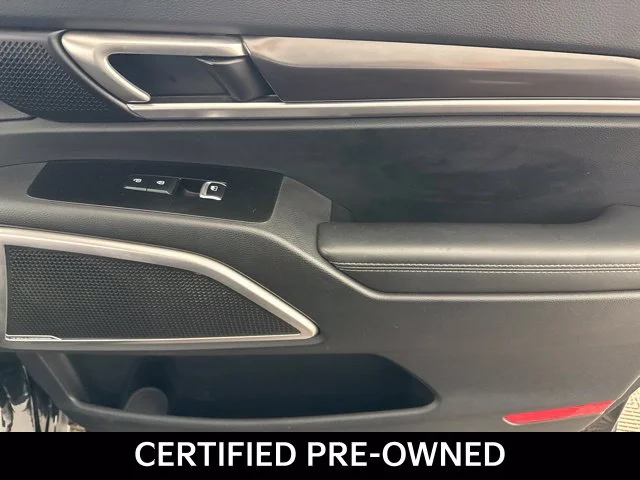 Used 2025 Black Kia S image 25