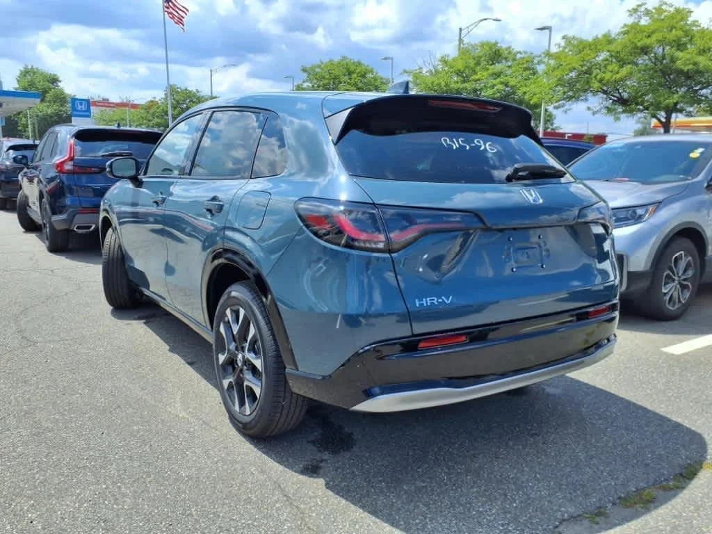 New 2027 Nordic Forest Pearl Honda EX-L image 4
