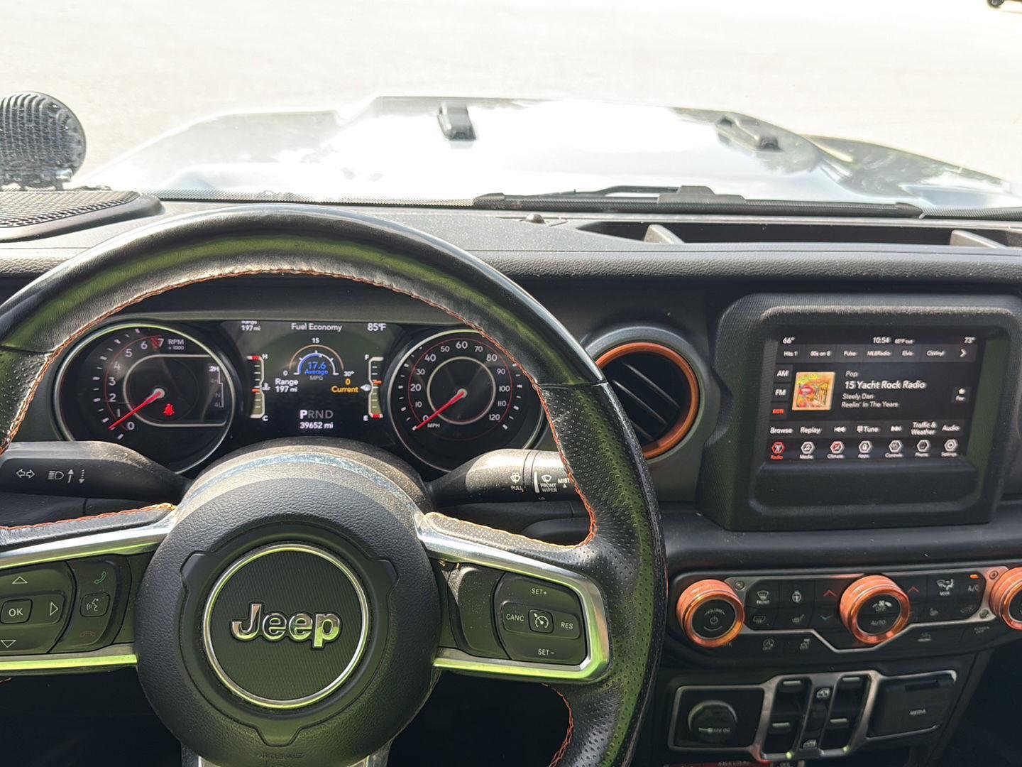Used 2021 Silver Jeep Mojave 4x4 image 9