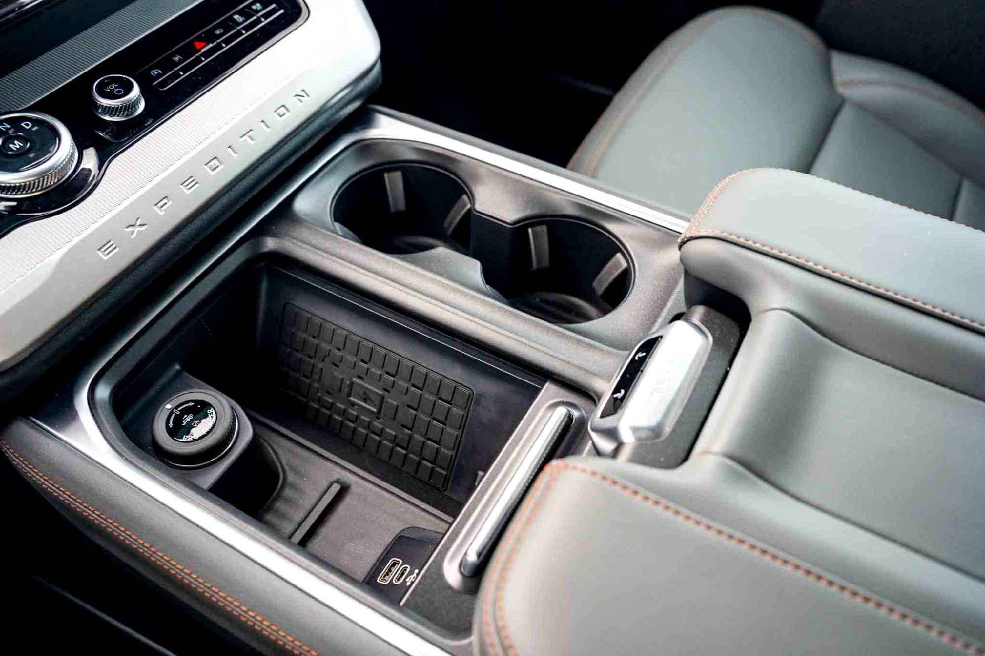 2025 Ford Expedition Active - Photo 17