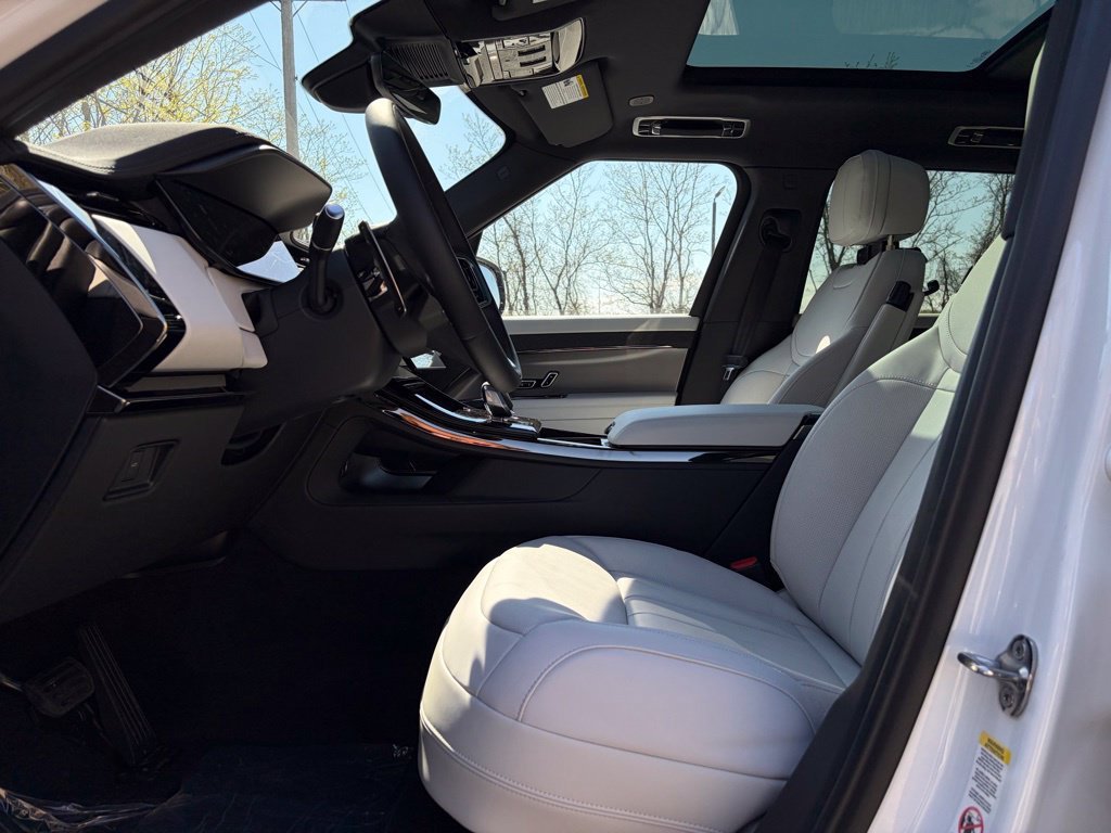 New 2026 White Land Rover SE image 11