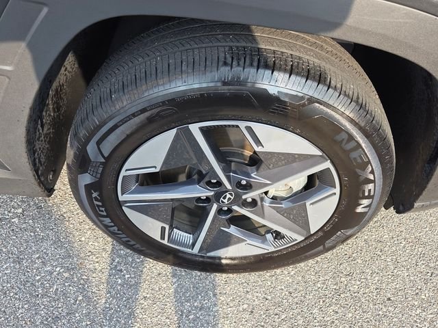 Used 2025 Gray Hyundai SEL Convenience image 16