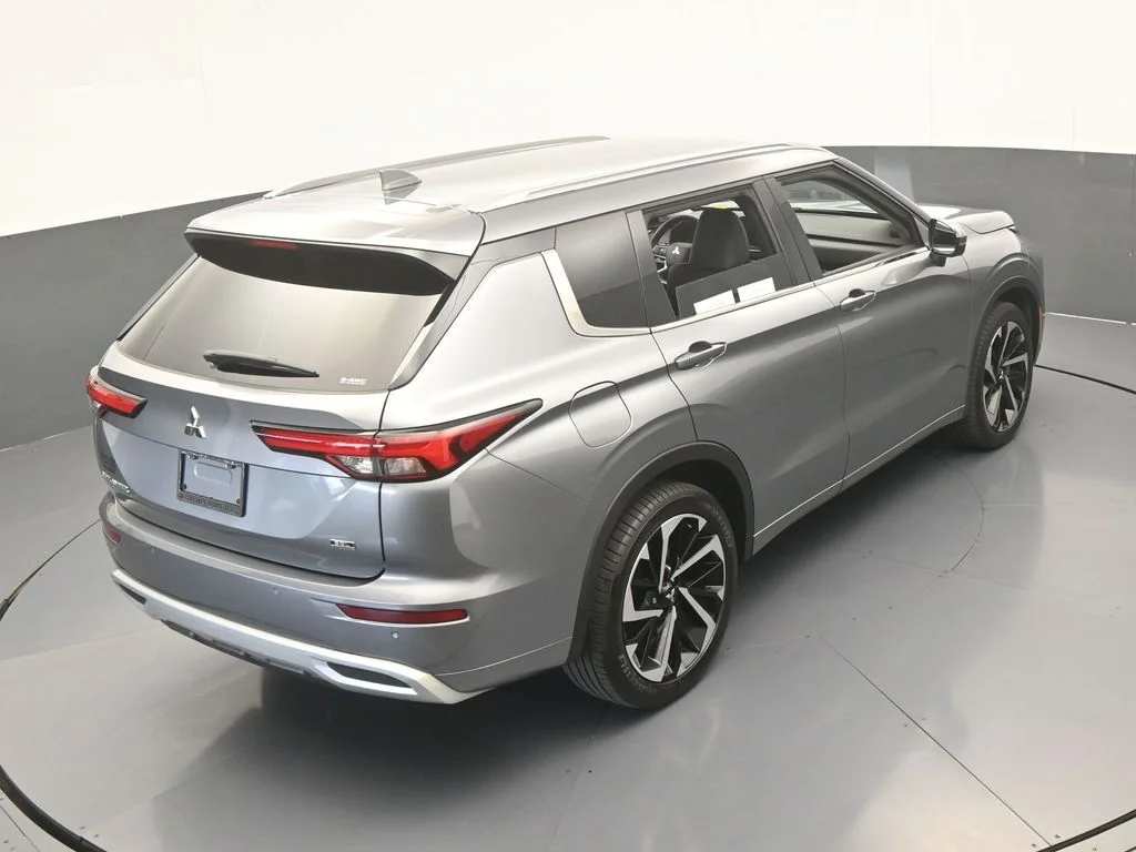 Used 2022 Silver Mitsubishi SEL image 46