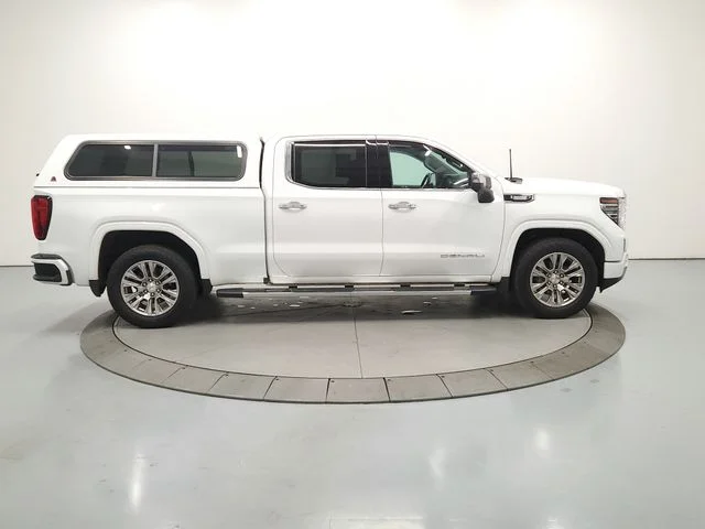 Used 2023 White GMC Denali image 9