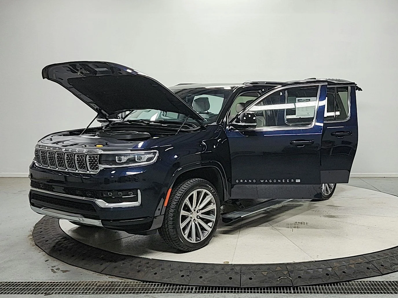 Used 2023 Black Jeep Series II image 11