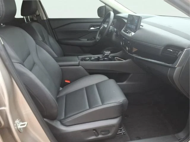 Used 2025 Silver Nissan SL Intelligent AWD image 21
