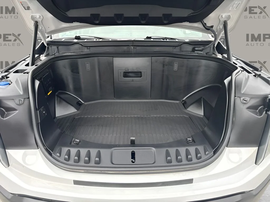 Used 2022 White Ford Pro image 33
