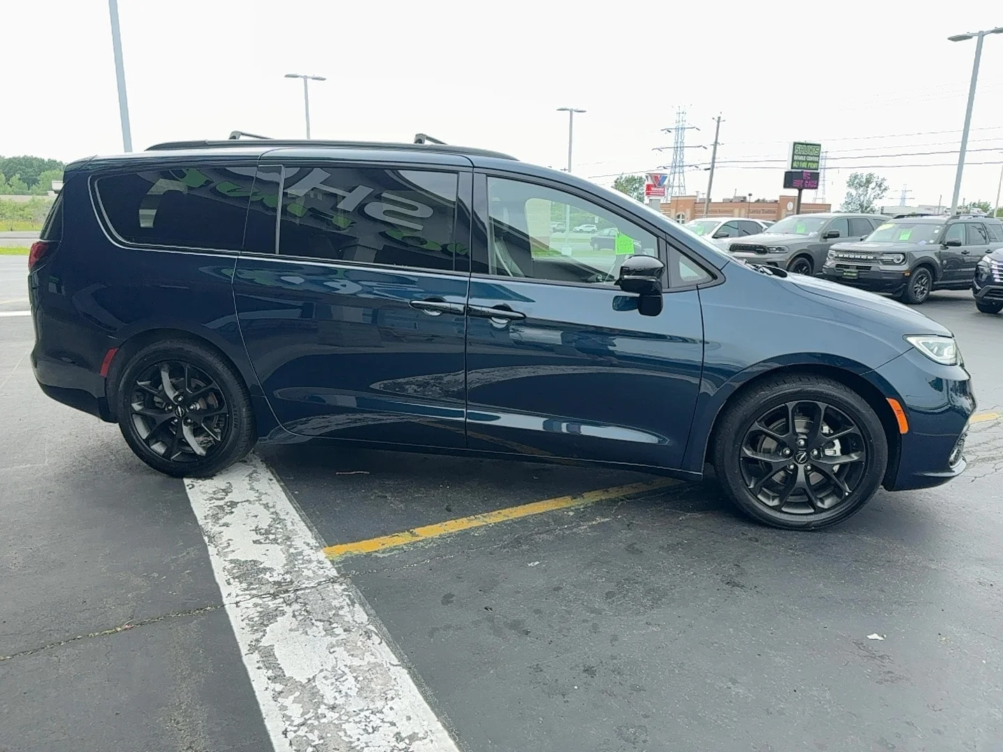 Used 2025 Fathom Blue Pearlcoat Chrysler Limited image 7