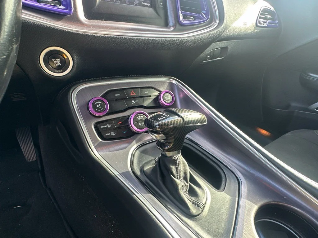 Used 2015 Pitch Black Clearcoat Dodge SXT image 16