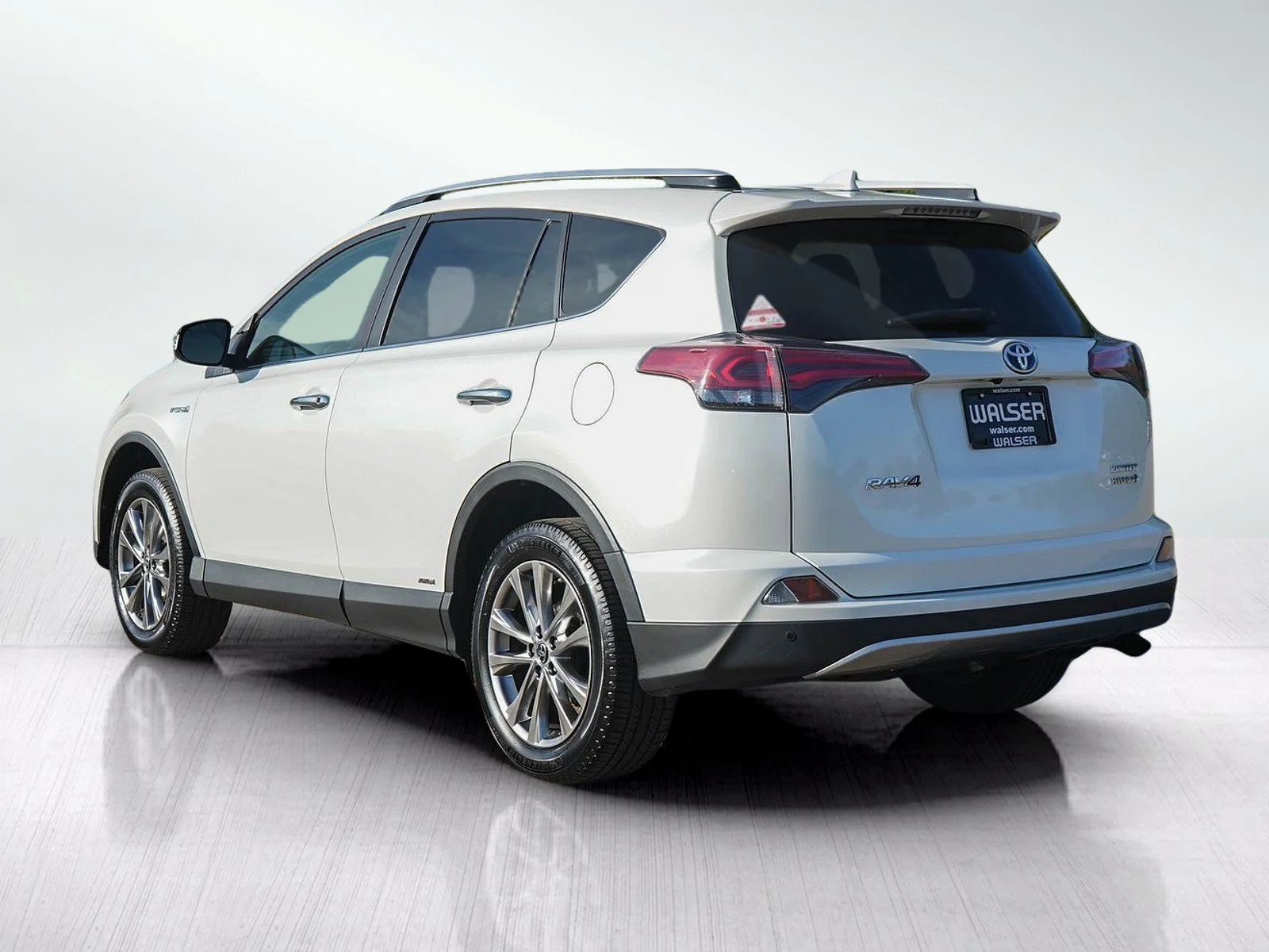Used 2018 White Toyota 4D WAGON HYBRID LIMITED image 3