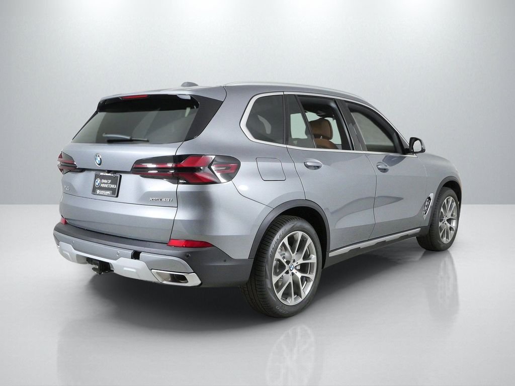 New 2026 Skyscraper Grey Metallic BMW xDrive40i image 9