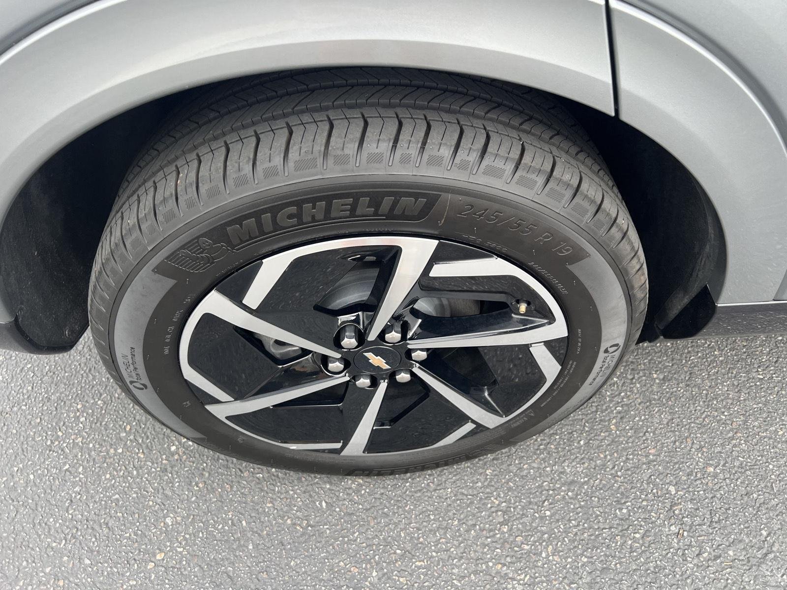 2025 Chevrolet Equinox EV LT - Photo 12