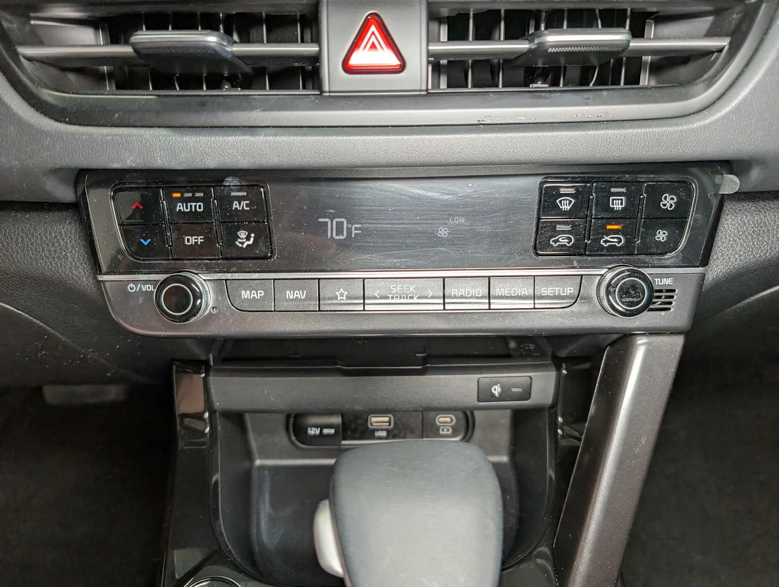 Used 2024 Snow White Pearl Kia SX image 34