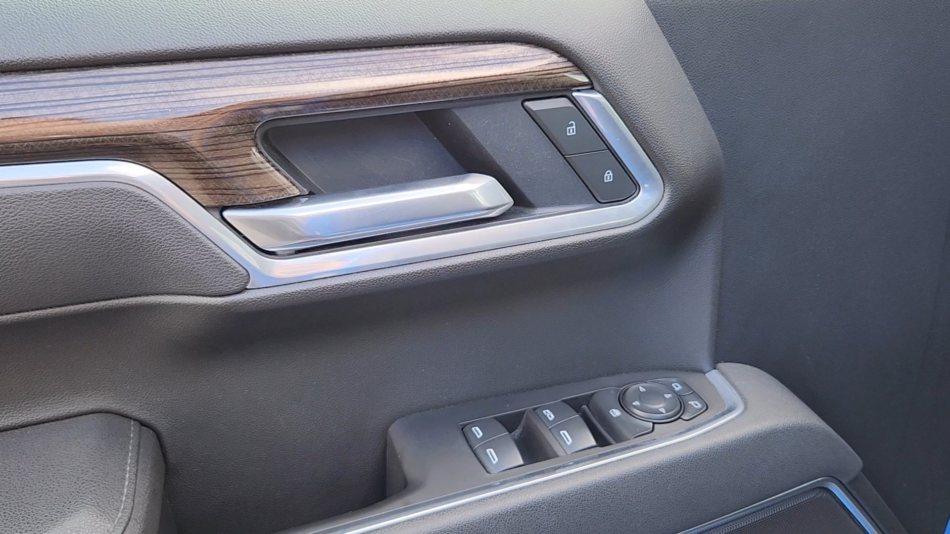 2025 Chevrolet Silverado 1500 LT - Photo 7