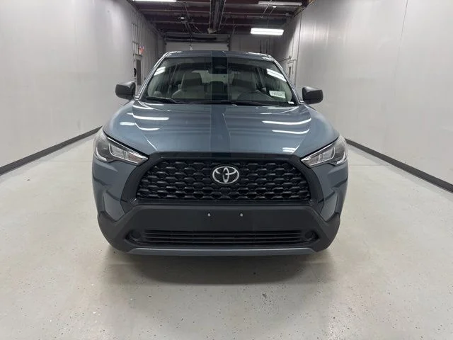 2025 Toyota Corolla Cross L - Photo 2
