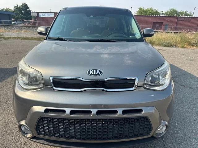 Used 2016 Titanium Gray Kia Exclaim image 5