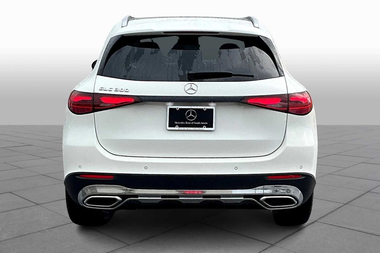 New 2026 Polar White Mercedes-Benz GLC 300 image 4