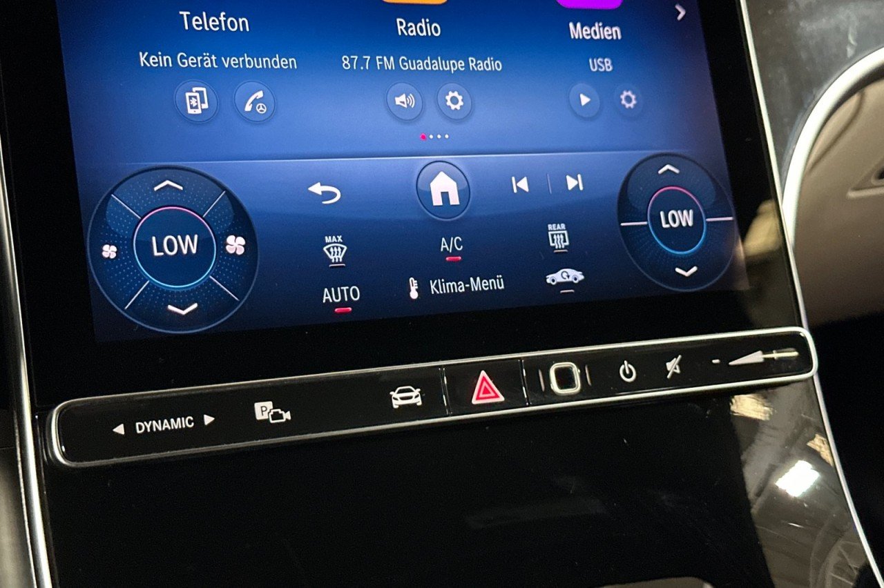 Certified Used 2025 Polar White Mercedes-Benz GLC 300 image 19