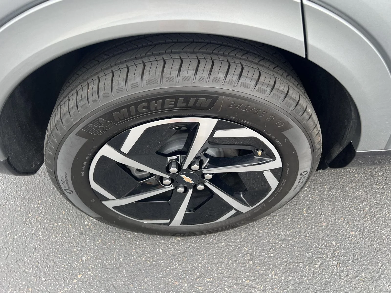 2025 Chevrolet Equinox EV LT - Photo 12