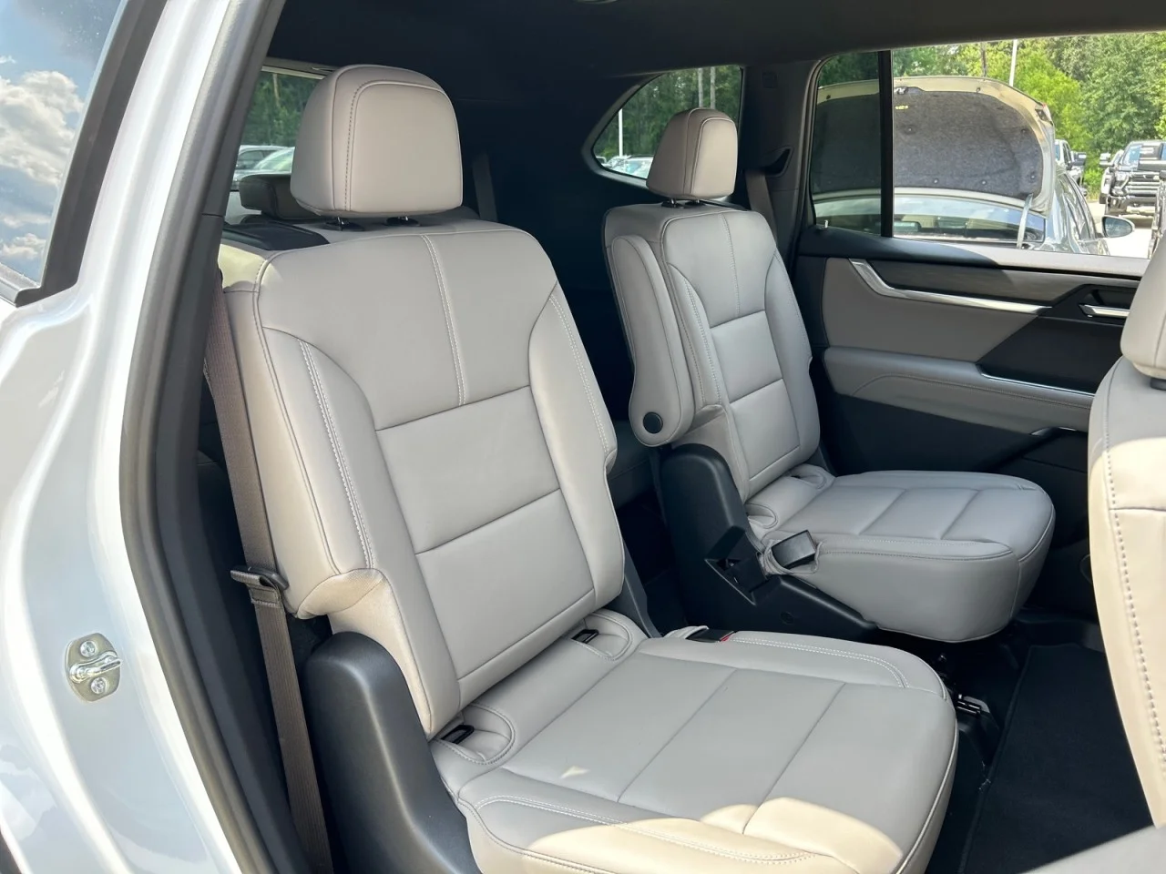 New 2026 Summit White GMC Elevation image 18