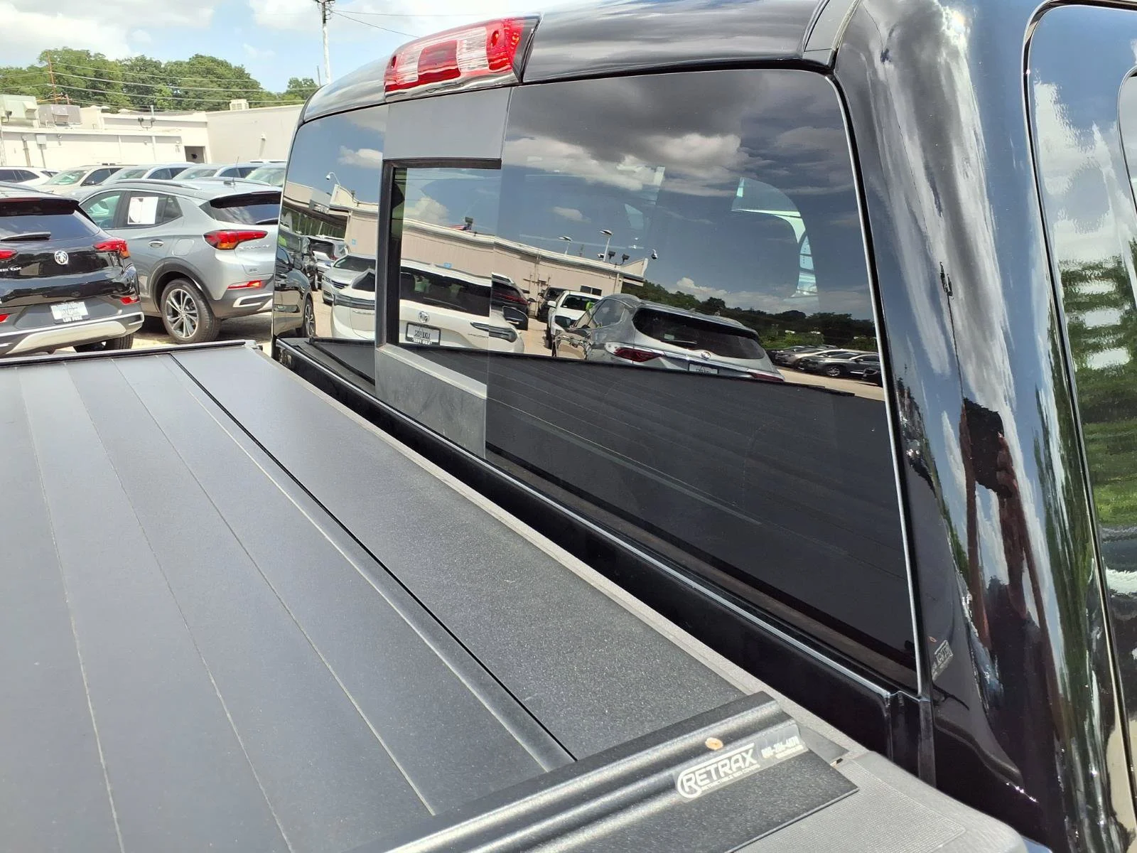 Used 2018 Onyx Black GMC SLT image 35